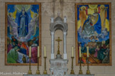 <center>Chapelle Notre-Dame de la Fleur.</center>Les peintures murales sont de Philippe Hosiasson. A gauche, la Dormition et l'Assomption de la Vierge, à droite, son Couronnement.