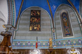 <center>Thorame Haute.</center>L’église paroissiale. Antoine Rouvier a eu une production importante au début du XVIIe siècle dans la région. Pour Thorame-Haute, il réalisa le grand retable avec, en registres superposés, trois scènes de la naissance du Christ et trois de sa mort. Il ne reste que deux tableaux représentant la naissance et la mort du Christ, la partie centrale du triptyque ayant disparu.