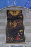 <center>Thorame Haute.</center>L’église paroissiale. Trois scènes de la mort du Christ, de bas en haut : Jésus au mont des Oliviers, le portage de croix avec Ste Véronique, la Résurrection.
