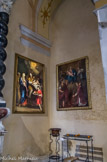 <center>Péone</center>Eglise Saint Arige et Saint Vincent de Saragosse. A côté un tableau de la circoncision. La Vierge à l'Enfant au-dessus de deux saints (Arige et Vincent ?).