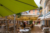 <center>Vence</center>La Place du Peyra (lieu empierré) était autrefois, une place de marché où se tenaient des réunions, des enchères, des adjudications sur les fours, les moulins mais aussi la perception des impôts. La place offre aujourd'hui des façades aux couleurs vives et chaleureuses aux tonalités provençales.