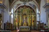 <center>Église Notre-Dame-de-l'Assomption de Cordon.</center>L'intérieur est magnifique avec un retable et des peintures baroques. Des décors peints et fresques sont dus à un peintre suisse Joseph Léonard Isler (v 1759 - 1837; originaire d'Argovie), travaux réalisés entre 1785 et 1787.  Le chœur carré à chevet plat permet de valoriser le maître autel.