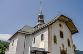 <center>Église Notre-Dame-de-l'Assomption de Cordon.</center>La communauté de Cordon, rattachée à la collégiale de Sallanches, a utilisé la chapelle Notre-Dame du château comme église paroissiale jusqu'au 18e siècle. En 1781, la communauté obtient l'autorisation de construire une église. L'architecte Giovanni Pietro Mathole s'inspire du style de l'église de Saint-Nicolas La Chapelle. La construction dure jusqu'en 1785.  L’extérieur est sobre, comme le préconisait l'Église catholique à l'époque.