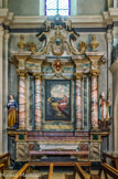 <center>Église Saint-Jean-Baptiste </center>Nef de droite. Autel et tableau de St Joseph et de St Jean l'évangéliste. Statues en bois de Saint Aimé et de Sainte Christine.