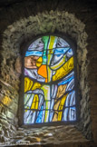 <center>Chapelle Sainte-Anne </center>Les vitraux sont de 1978, par l'atelier Balayn établi à Castelnau-le-Lez et Loriol.