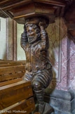<center>Église paroissiale Saint-Pierre-et-Saint-Paul de Passy</center>Elle est supportée par un atlante barbu habillé à la mode paysanne du XVIIe siècle.