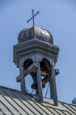 <center>Chapelle Saint Donat et Saint Léonard (hameau des Chattrix)</center>Le clocher est un petit campanile couvert d'un dôme à six pans.