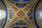 <center>Saint-Nicolas-de-Véroce :  Église  Saint-Nicolas-de-Myre.</center> Au dessus de la nef, la Cène de Léonard de Vinci est reprise dans un médaillon quadrilobé, entouré de quatre allégories des Vertus Théologales :  la charité (avec l'enfant dans ses bras), la religion (l'Eglise s'appuie sur la Croix et les livres Saints), l’espérance (avec l'ancre) et la foi (avec les yeux bandés et portant un flambeau).