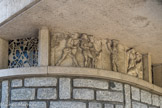 <center>Saint-Gervais-les-Bains : Eglise Notre-Dame-des-Alpes au Fayet.</center> Les sculptures extérieures sur la façade de l'église sont de François Baud.