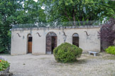 <center>Conflans : Château de Manuel de Locatel.</center> L’orangerie voit également le jour au XVIIIe. La famille Manuel de Locatel est l’une des plus riches de Savoie. Le 16 août 1775, elle reçoit même le roi Amédée III pour passer une soirée et une nuit au château. A cette occasion, l’orangerie est transformée en cuisine.