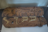 <center>Conflans : Musée d’Art et d’Histoire.</center> Moule à ex-voto.
Bois fruitier - XVIIIe siècle. Macôt (Tarentaise).
Le 1er mars, le jour de la saint Aubin, les paroissiens de Macôt en Tarentaise, apportaient à l'église une figurine de cire. Il s'agissait d'obtenir une guérison pour un membre malade ou une bête souffrante, voire du lait pour les futures mères.
Evêque d'Angers, saint Aubin accomplit de nombreux miracles et fut très populaire au Moyen-âge. A Macôt, son culte remonte au XVe siècle et les pèlerinages ont duré jusqu'en 1952.