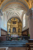 <center>Conflans et son Église baroque Saint-Grat.</center> Le chœur. La porte du chœur en fer forgé est du début
