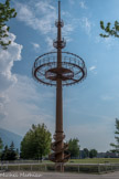 <center>Albertville : Parc Olympique.</center> Le mât des cérémonies (un axis mundis).