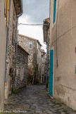 <center>Alba-la-Romaine</center>La Grande Rue ou rue droite, en dehors des premières fortifications.