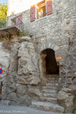 <center>La trouée de la fachinière.</center>La fachinière était une sorcière qui jetait des sorts (des fachines). Selon une légende, la fachinière habitait dans la grotte qui s’ouvre sur la rue principale, aujourd’hui appelée Grand Rue Pons de Balazuc. Celle-ci a été percée en 1897, coupant ainsi le village en deux.
