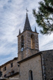 CORNILLON. <br> C’est l’Abbé MAZELLIER originaire de Bagnols qui administra Cornillon de 1847 à 1870. Son esprit libéral et indépendant lui fit attribuer des opinions un peu démocratiques et lui occasionna quelques ennuis paroissiaux et administratifs. C’est grâce à lui et à son insistance que la flèche et le clocher de l’église sont bâtis en pierre.