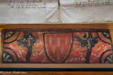 <center>Le Musée d'Art Sacré du Gard. </center> Armoiries de la familler des Piolenc, six épis de blé : « de gueules à six épis d'or posés trois, deux et un, à la bordure engrelée de même. ».