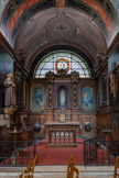 <center>L'église Saint-Joseph des Carmes</center>Chapelle Sainte-Thérèse de Lisieux. Les tableaux d'Amédée et Paul Buffet illustrent la vie de sainte Thérèse et son rôle protecteur auprès des poilus dans les tranchées. Le style rappelle les peintures Nabis. A gauche, Sainte Thérèse au pied de la croix, à droite, Sainte Thérèse recevant l'extrême-onction  par Paul Buffet. La statue centrale est celle de sainte Thérèse de Lisieux. Elle a été installée en 1926 par le futur cardinal Verdier.