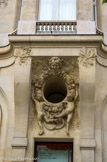 <center>Les  Champs Elysées. </center> Ancien hôtel Elysées Palace. Autre bas-relief de Louis Baralis.