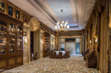 <center>Hôtel George V. </center> Le salon anglais.