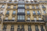 <center>Rue Clément Marot. </center> Bow-window.