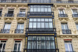 <center>Rue Clément Marot. </center> Bow-window.