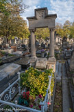 <center>Le cimetière du Montparnasse. </center> Guy de MAUPASSANT
1850-1893
Écrivain français.