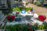 <center>Le cimetière du Père Lachaise </center> Tombe de Gilbert Bécaud.