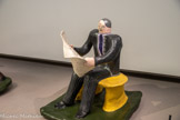 <center>Niki de Saint Phalle</center>L'Aveugle dans la prairie 1974.
Polyester peint au vinyle, armature métallique et grillage Centre Pompidou, Musée national d'art moderne, Paris Achat, 1980
<br>
L'Aveugle dans la prairie, réalisé dans un très grand format, est acquis par Pontus Hulten pour le Centre Pompidou à l'occasion de la rétrospective de l'artiste de 1980. Si l'homme est aveugle, c'est sans doute parce qu'il ne voit pas la vache joyeusement bariolée, bien plus intéressante que son terne journal.
