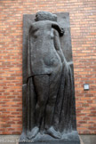 <center>Muse</center>Fragment de la partie droite de la frise du Théâtre des Champs-Élysées (1910-1913)
1912
Bronze