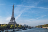 <center>La tour Eiffel.</center> Vue de la passerelle Debilly.
