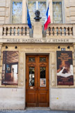 <center>Musée J.J. Henner</center>De souche paysanne alsacienne, Jean-Jacques Henner, né à. Bernwillër (Haut-Rhin) en 1829, entre à l’École des Beaux-Arts dans; l’atelier de Drolling. Il obtient le prix de Rome en 1858 ; arrivé en Italie,- il se passionne pour l’art vénitien et fait ses débuts au Salon en 1863. Très en Vogue, il est élu à l’Institut en 1889, et grand-croix  de la Légion d’Honneur en 1903.