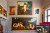 <center>L'atelier de  J.J. Henner</center>Rébecca
Vers 1903 Huile sur toile
Donation Marie Henner
<br> La Vérité
Vers 1898 Huile sur toile
Ce tableau est une première version de l’œuvre, aujourd’hui disparue, commandée en 1896 pour la Salle des Autorités de la Sorbonne à Paris. On a pu y voir une référence à la phrase d’Émile Zola à propos de l’affaire Dreyfus : « La vérité est en marche et rien ne l’arrêtera». Deux figures féminines superposées apparaissent car Jean-Jacques Henner a recommencé son tableau sur la même toile tournée à quatre-vingt-dix degrés.
Donation Marie Henner
<br>
Idylle
Vers 1872
Huile sur papier marouflé sur toile
Donation Marie Henner
<br>Les Naïades
1877
Huile sur toile
Il s’agit d’une commande privée pour la salle à manger de l’hôtel particulier de M. et Mme Soyer, 43 rue du Faubourg Saint Honoré à Paris. Le peintre connaissait leur gendre, Paul Sédille, l’architecte des Magasins du Printemps.
Marie Henner le rachètera pour le musée qui conserve de nombreux dessins et études préparatoires pour ce tableau.
Donation Marie Henner. <br> Au-dessus de l'ascenseur : 
La Fontaine
Après 1880 Huile sur bois
Donation Marie Henner
<br> Dormeuse
1893
Huile sur toile
Donation Marie Henner