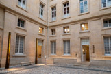 <center>Cour d'honneur de l'Hôtel de la Marine.</center>Durant près de vingt-cinq ans, le Garde-Meuble et son intendant, Pierre-Elisabeth de Fontanieu (1772 à 1784) puis Marc-Antoine Thierry de Ville d’Avray (1784 à 1792), vont occuper le palais. Dès le début de la Révolution, le roi Louis XVI quitte Versailles pour Paris. Toutes les administrations de l’État présentes à Versailles doivent donc regagner la capitale. Le ministère de la Marine, avec à sa tête le comte de La Luzerne et Jean-Baptiste Berthier, s’installe dans le palais abritant le Garde-Meuble en 1789. Dans un premier temps, la Marine occupe des espaces au deuxième étage et à l’ouest du premier étage,  avant de pouvoir occuper le bâtiment dans son ensemble. C’est le début de deux siècles de présence de cette administration dans ce palais qui portera désormais le nom d’Hôtel de la Marine. Le ministère de la Marine ne quittera le bâtiment qu'en 2015.
Le 13 juillet 1789, les révolutionnaires s’emparent des armes exposées dans la salle d’armes. Le lendemain, ils iront chercher des munitions à… la Bastille. Le 16 septembre 1792, le vol des bijoux de la Couronne a lieu à l'Hôtel de la Marine. 
Symbole de l’Ancien Régime, le Garde-Meuble est purement et simplement supprimé lors de la Révolution. Une partie des meubles et objets d’art est alors vendue aux enchères ou brûlée, notamment pour en récupérer les métaux précieux. 
En 1800, l'institution est recréée sous le nom de Garde-Meuble des Consuls. Elle deviendra ensuite Mobilier impérial (instalé rue des Orties, dans ce qui est aujourd'hui la Place du Carrousel du Louvre, puis à l'église Notre-Dame-de-l'Assomption, rue Saint-Honoré, en 1825 dans les bâtiments de l'hôtel des Menus-Plaisirs rue Bergère et enfin au 103 quai d'Orsay en 1852, sur le terrain du musée du Quai Branly ) puis finalement Mobilier national en 1870 ( en 1935 il s'installe dans un nouveau bâtiment construit par Auguste Perret dans les jardins de la manufacture des Gobelins). Le Mobilier national est toujours en charge des meubles des différentes institutions nationales telles que l’Elysée.