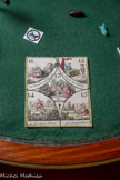 <center>Chambre d'apparat de Mme Thierry de Ville d'Avray.</center>Les 24 cartons divisés en 5 parties numérotées de 1 à 120, chaque case est illustrée de manière très soignée d'une scène champêtre représentant un métier, une fable, un personnage de théâtre ou de carnaval. Chaque carton possède 5 numéros et 5 illustrations.