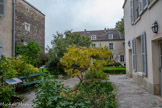 <center>Musée de Montmartre</center>Le musée de Montmartre est un musée d'art français du quartier de Montmartre, dans le 18e arrondissement de Paris. Il est installé au sein d’un ensemble de bâtiments comprenant l’hôtel Demarne, la maison du Bel Air ainsi que l'atelier-appartement de Suzanne Valadon et Maurice Utrillo.