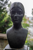<center>Musée de Montmartre</center>Suzanne Valadon. 1865 - 1938. Artiste peintre. John Nordin, sculpteur. Ion Onuta, fondeur.