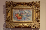 <center>Musée de Montmartre</center>PIERRE-AUGUSTE RENOIR (1841-1919)
Nature morte, soupière et deux pommes, vers 1900
Huile sur toile
Collection particulière
