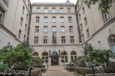 <center>Cité internationale universitaire de Paris. </center> Collège d’Espagne. Le Colegio de España est une institution rattachée au Gouvernement espagnol  dépendant du Ministère de l’Education à travers le Secrétariat Général aux Universités. L’acte de donation fut signé en 1927 par le roi Alphonse XIII. La maison a été conçue par l’architecte espagnole Modesto López Otero -un des architectes de la Ciudad Universitaria de Madrid, créée à la même époque- en collaboration avec les architectes français E. Body et J.-N. Warin. Son style classique est inspiré du Palais de Monterrey à Salamanque qui appartenait au Duc de Alba. L’inauguration de la résidence était prévue pour 1932 mais elle fut retardée en raison des troubles politiques qui agitaient l’Espagne. La maison n’ouvrit ses portes qu’en 1935.