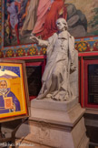 <center>Chapelle des chrétiens d'Orient</center>Statue de Mgr Georges Darboy
archevêque de Paris de 1863 à 1871, martyr de la Commune de Paris
Jean-Marie Bonnassieux, sculpteur ,1877. <br> Plaques commémoratives des otages de la Commune. Laïques et ecclésiastiques fusillés les 24, 25, 26 et 27 mai 1871.