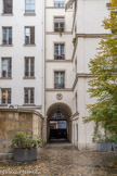 <center>Quartier de ND de Lorette. </center>Maison,  rue de Châteaudun.