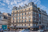 <center> Les cabarets. </center> Place Pigalle.