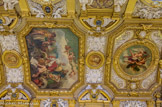 <center>LA SALLE DES CONFERENCES </center>Le médaillon de l'Amérique, l'Âge de la Paix, le médaillon de l'Afrique  et le médaillon La Chevalerie .