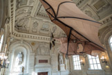 <center>Musée des Arts et Métiers.</center> Aéroplane de Clément Ader dit « Avion 3 », 1893-1897.
Clément Agnès Ader est né à Muret, en Haute-Garonne en 1841. Ingénieur inventif dans des domaines très variés comme les applications de l’électricité à la transmission du son et les transports sur route, il abandonne l’administration des Ponts et Chaussées pour se consacrer à un rêve qui le hantait depuis longtemps : vaincre la pesanteur, en s’inspirant du vol des oiseaux. Ce sont ses travaux dans le domaine de la navigation aérienne qui permettront à cet homme volontaire et déterminé de passer à la postérité.
De l'Éole à l'« Avion 3 »
Construite entre 1882 et 1889 une première machine volante, l’Éole 1, parvient le 9 octobre 1890 à quitter le sol. Cet «avion», néologisme dont Ader est l’auteur, devient, après modifications, l’Éole 2.
Il est endommagé lors d’essais en 1891.
Avec l’aide du Ministère de la Guerre, Ader entreprend, aussitôt après, la construction de l’« Avion 3 » présenté ici. Achevé en 1897, il mesure 16mètres d’envergure et repose sur 3 roues. Son poids est de 258 kg à vide et n’atteint pas 400 kg en ordre de marche avec pilote. Deux moteurs à vapeur de 20 ch, indépendants, actionnent chacun une hélice de 4 pales. Les hélices tournent en sens inverse. Il y a une chaudière et un condenseur pour les deux moteurs.
Le vol de la chauve-souris à moteur.
Les essais ont lieu les 12 et 14 octobre 1897 à Satory. L’avion parcourt quelques centaines de mètres, prend de la vitesse, les roues quittent sporadiquement le sol. Les conditions météorologiques sont mauvaises. Le vent fait basculer l’avion qui atterrit brutalement, ailes, roues et hélices brisées. Ces résultats ne sont pas jugés assez intéressants pour que l’État poursuive son aide. Ader décide d'abandonner ses recherches d’avionneur.
En 1903, il donne l’« Avion 3 » au Conservatoire des arts et métiers. L’avion a été complètement restauré, sous la direction du Général Lissarrague, par les services techniques du Musée de l’air et de l’espace du Bourget.