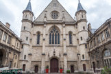 <center>Musée des Arts et Métiers.</center> Le Prieuré ou Abbaye Saint-Martin-des-Champs. La façade de l’église  due à Léon Vaudoyer, sur la rue Saint-Martin, est un pastiche néo-gothique flamboyant réalisé vers 1885.