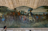 <center>Cour de la Sorbonne. </center>Peintures murales évoquant les grands moments de l'université de Paris, de la concession de Saint-Louis à l'inauguration de la nouvelle Sorbonne. La Fête du Lendit illustre un épisode fameux de la vie universitaire parisienne au Moyen-Age, lié à la foire dionysienne du Lendit (du latin Indictum, désignant un lieu d’assemblée), qui demeura longtemps un des grands rendez-vous du commerce occidental. Elle se tenait chaque année du 11 juin, jour de la Saint Barnabé, au 24 juin, jour de la Saint Jean, dans la plaine Saint-Denis, le long de la route menant à Paris. On y vendait notamment le parchemin utilisé par la communauté universitaire. L’œuvre de Jean-Joseph Weerts se présente sous la forme de deux immenses toiles marouflées, de dimensions équivalentes (3,10 x 8,60 m), consacrées pour l’une à la Foire aux parchemins (à gauche), pour l’autre au Cortège des étudiants (à droite, cette photo).