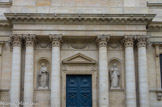 <center>Chapelle Sainte-Ursule de la Sorbonne. </center> En bas, Bossuet par Louis-Ernest Barrias (1841-1905) et le chancelier Jean de Gerson par Joseph Félon (1818-1896).