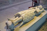 <center>Robert dit l'Enfant</center>Robert dit l'Enfant, 1300-t 1317, fils d'Othon IV et de Mahaut d'Artois, petit neveu de Saint Louis. Provenance : Paris, église des Cordeliers. A Saint-Denis en 1817, par Pépin de Huy. 1320, marbre.