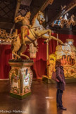 <center>Musée des Arts Forains. </center>  Le chevalier Bayard.