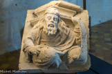 <center>Château de Vincennes</center> Ils représentent des prophètes porteurs d'un message, des personnages fantastiques et des anges avec des instruments de musique qui chantent les louanges de Dieu et le bonheur de ceux qu'il acceptera au Paradis.